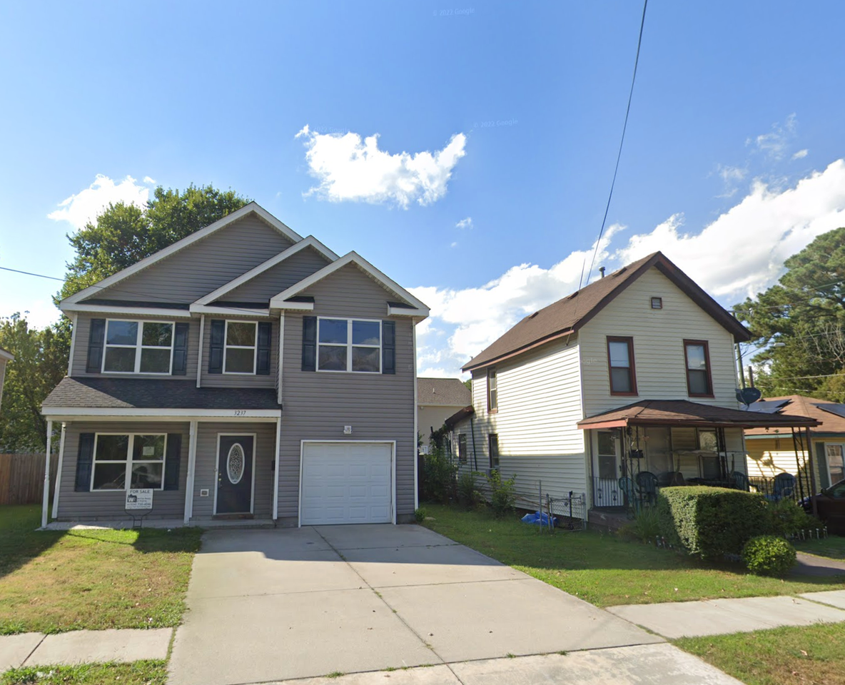 3239 Marne Ave - Photo 2 of 3