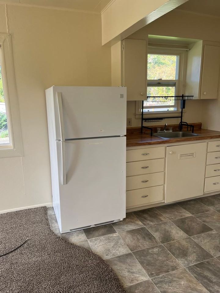 407 Ne Waite St #1 - Photo 3 of 14