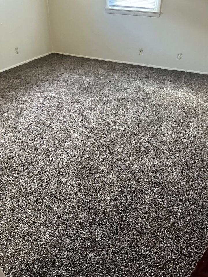 407 Ne Waite St #1 - Photo 6 of 12