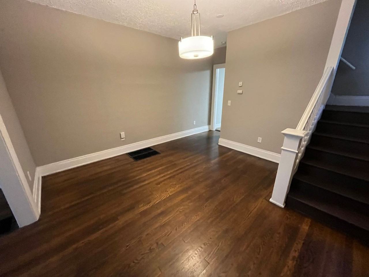 Richmond 1025-1027 - Photo 3 of 13