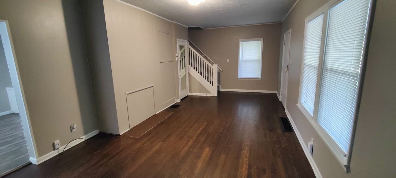702 W Fairview Ave - Photo 3 of 18