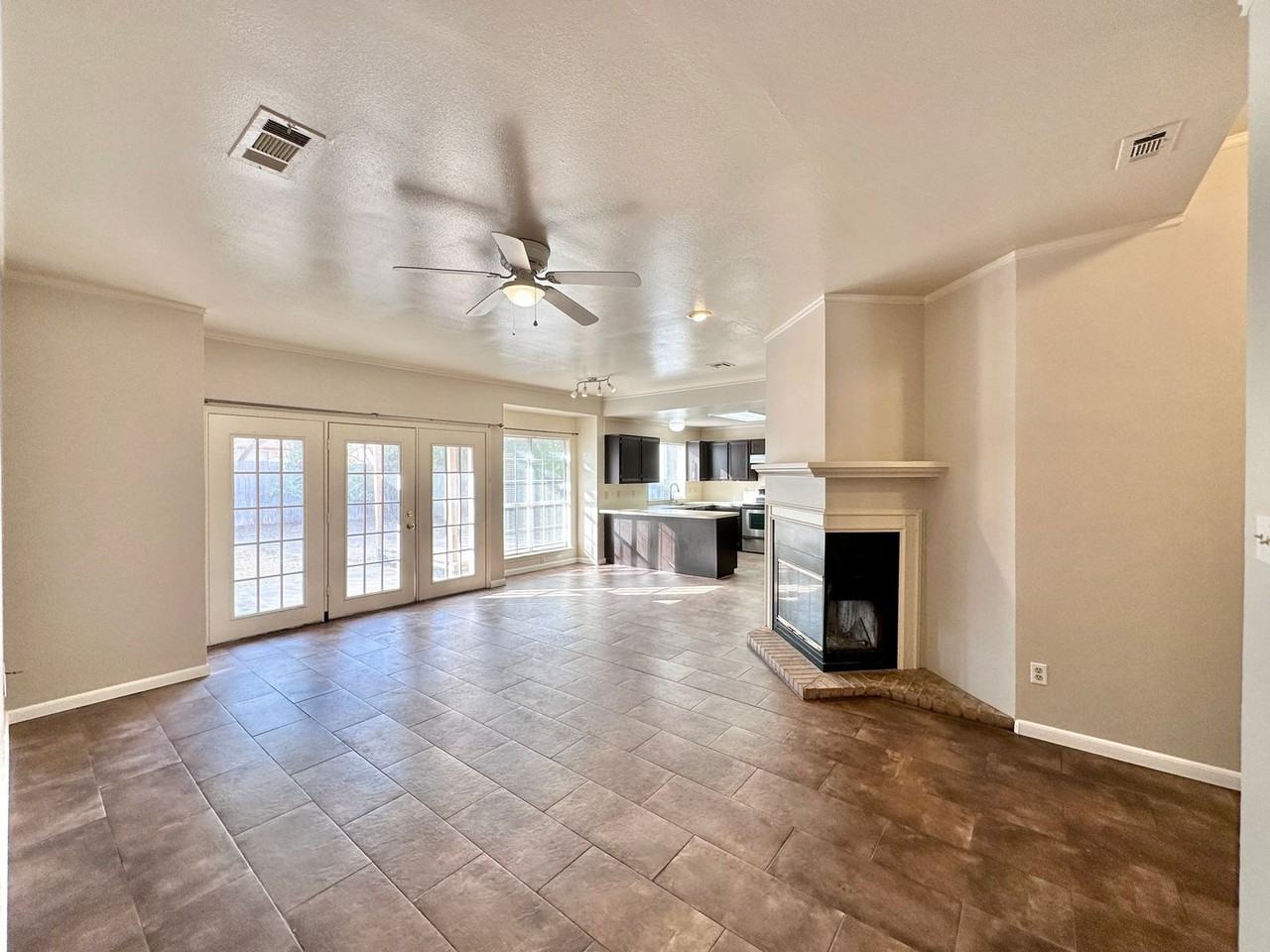 2705 Larkspur Dr - Photo 2 of 31