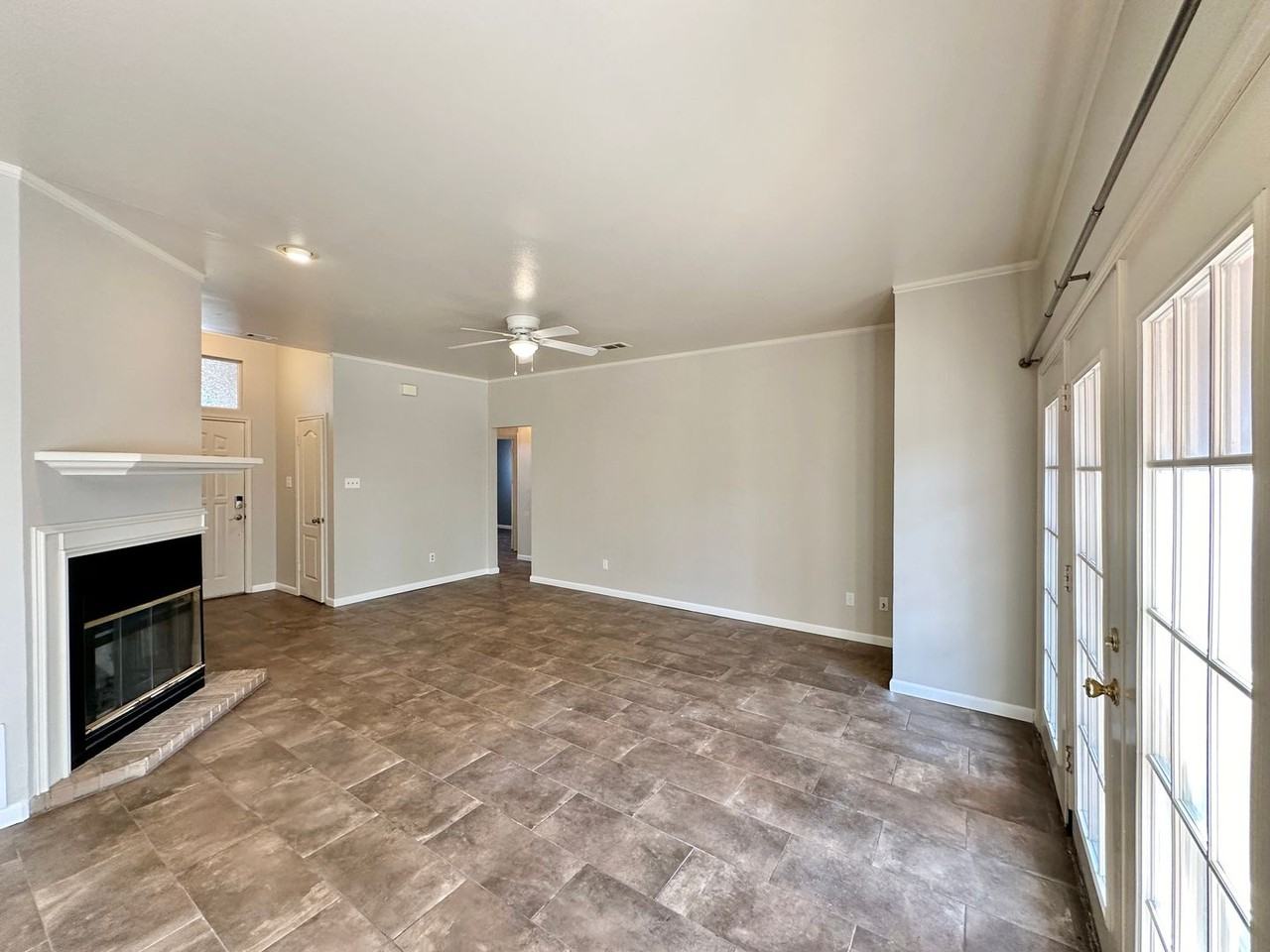 2705 Larkspur Dr - Photo 5 of 31