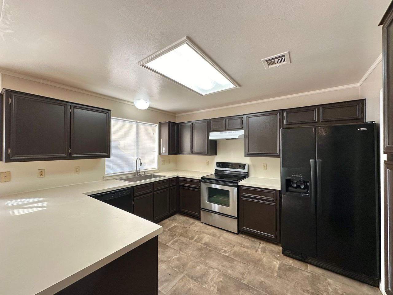 2705 Larkspur Dr - Photo 7 of 31