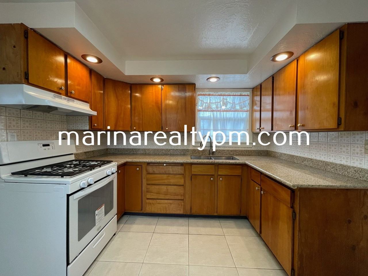 426 Springs Rd - Photo 6 of 15