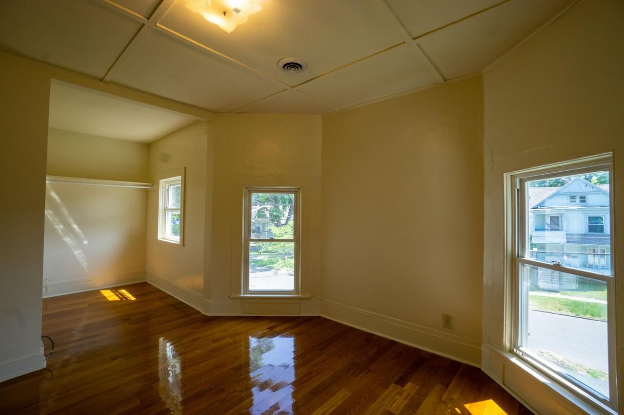 556 Columbus Ave - Photo 2 of 18