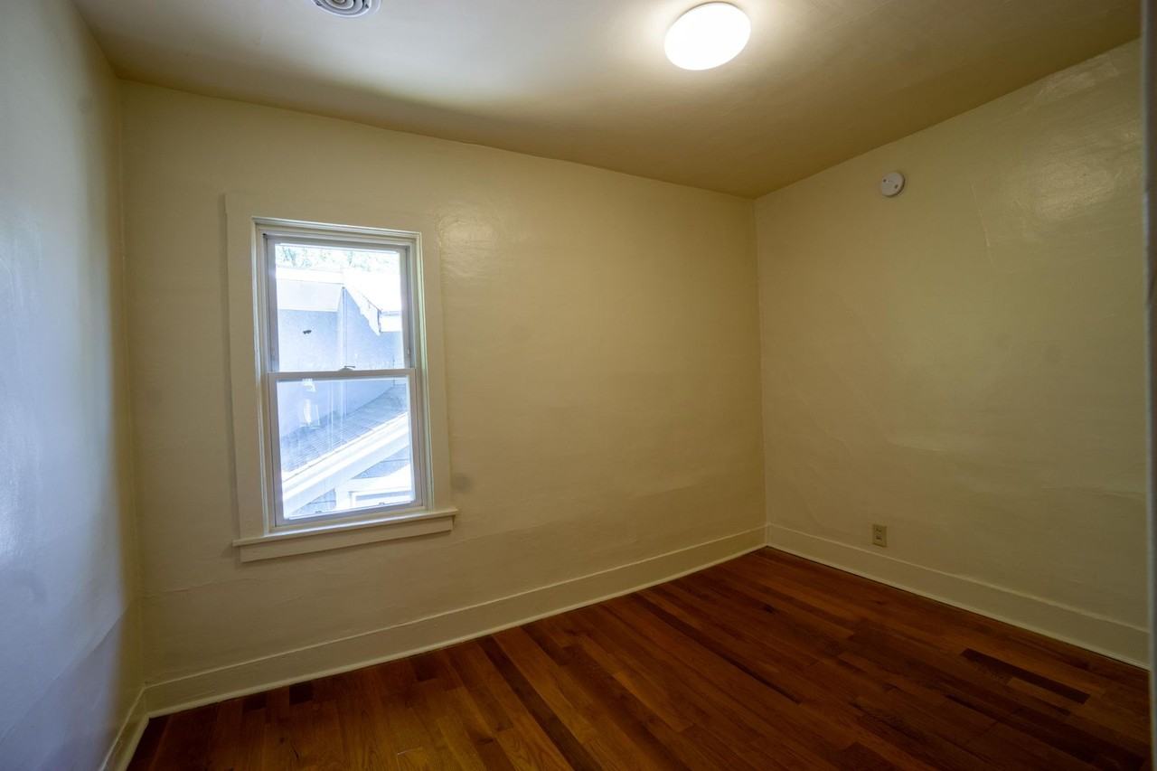 556 Columbus Ave - Photo 4 of 18