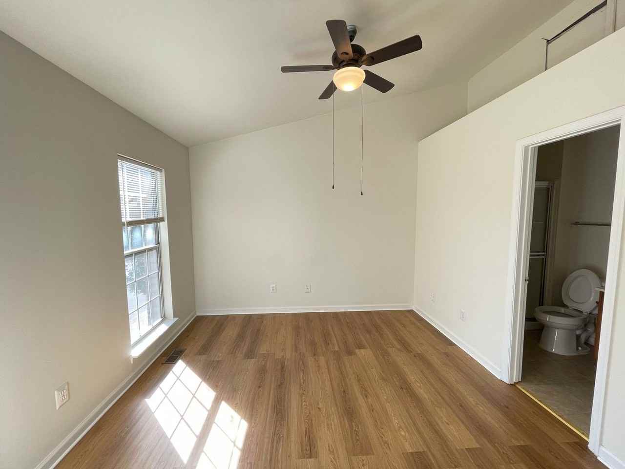 16150 Taconic Cir - Photo 6 of 11