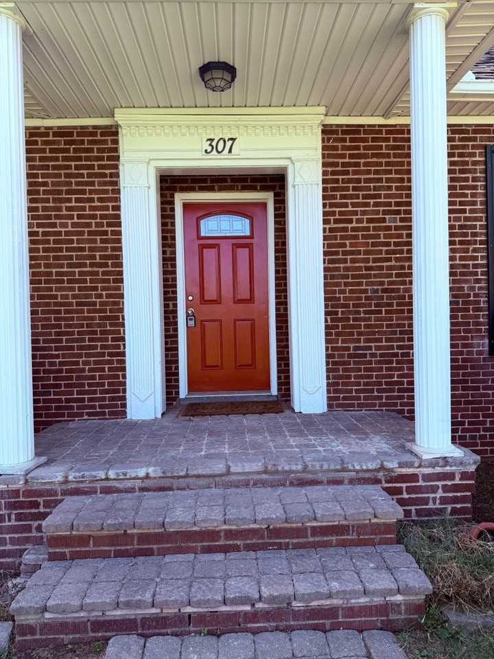 307 Rose Ave - Photo 3 of 29