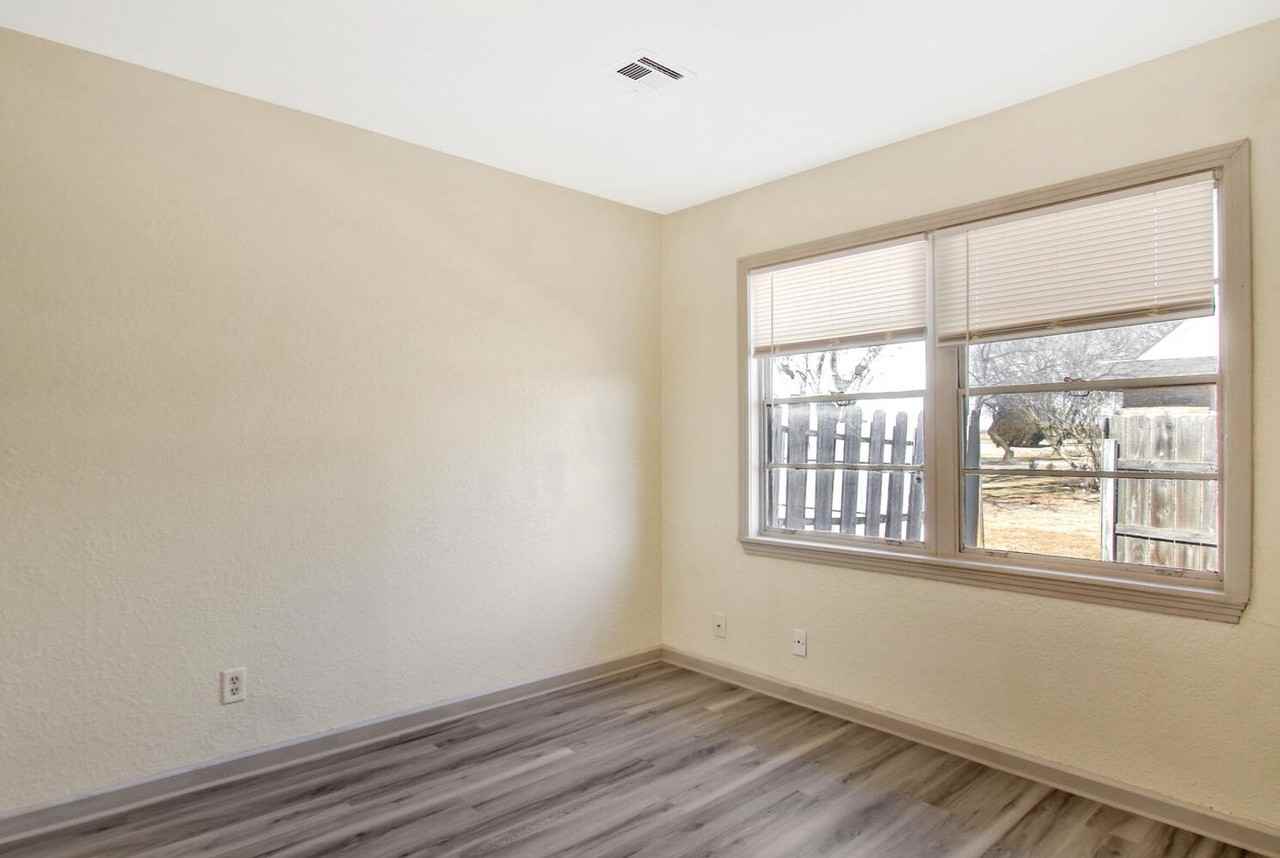 Bel Aire Oliver Apartments - Photo 2 of 30