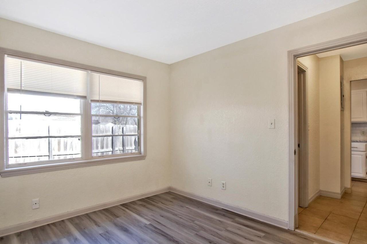 Bel Aire Oliver Apartments - Photo 3 of 30