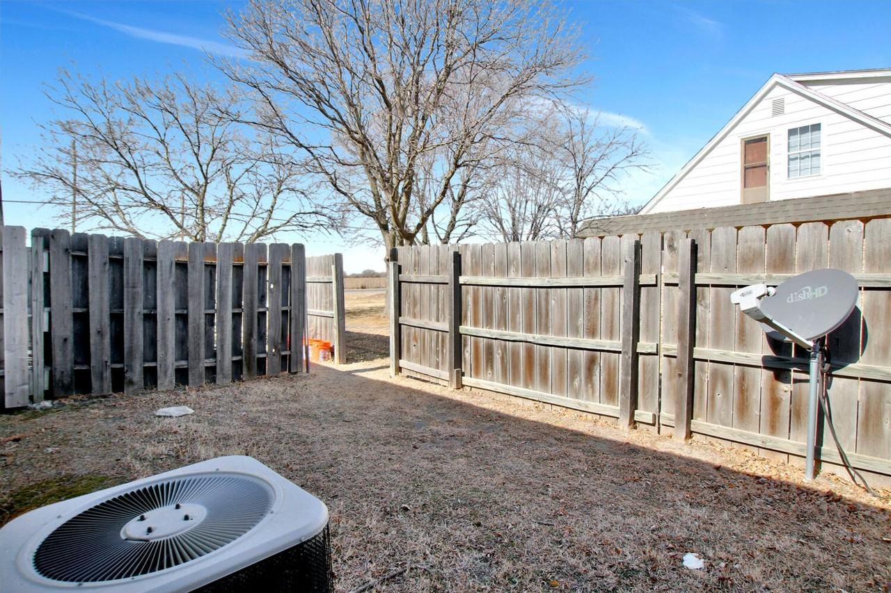 Bel Aire Oliver Apartments - Photo 7 of 30