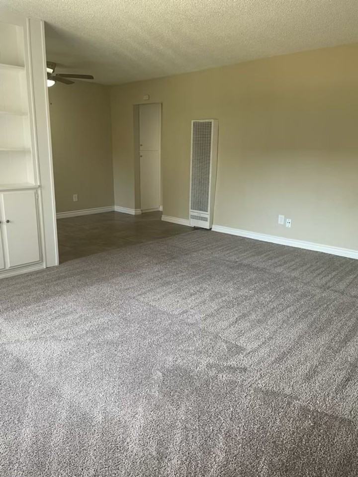 Le Chateau - Photo 4 of 31