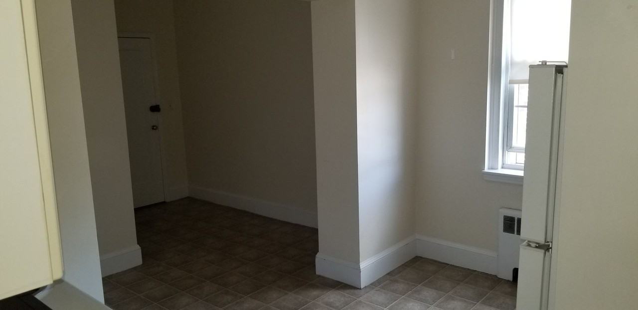 552 Belmont Street - Photo 3 of 8