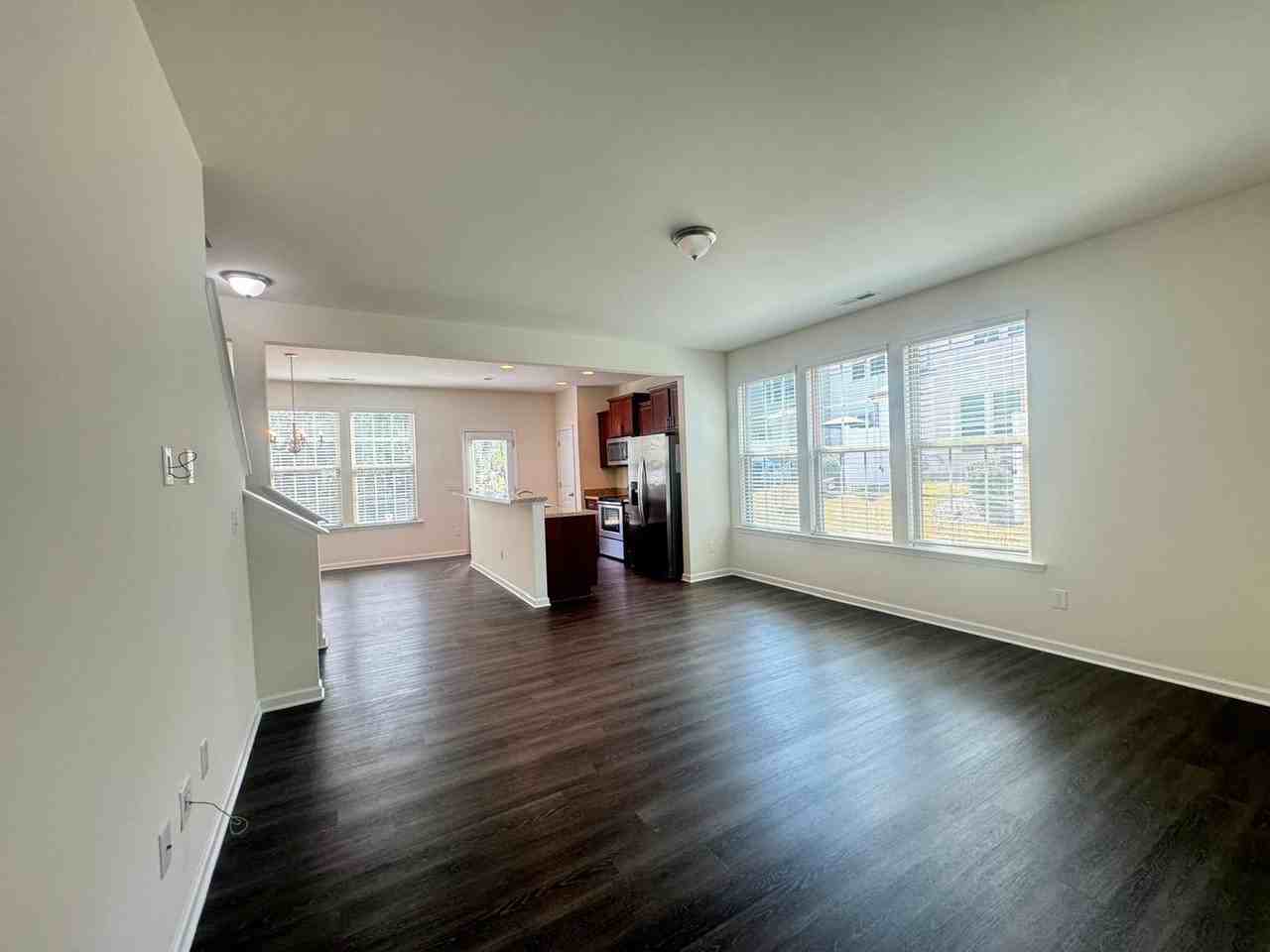 38 E Grove Point Dr - Photo 3 of 16