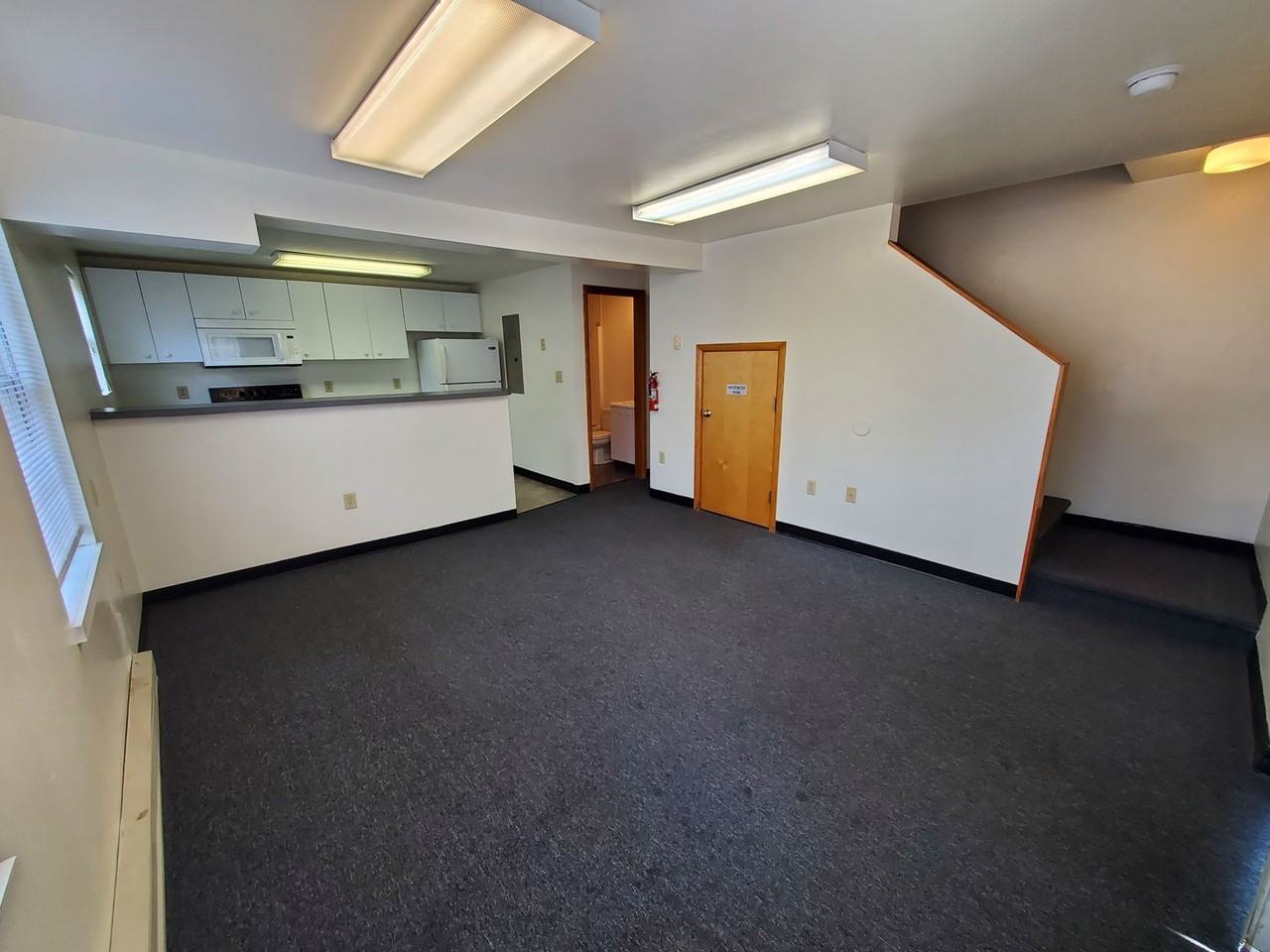 113 N Sparks St - Photo 4 of 16