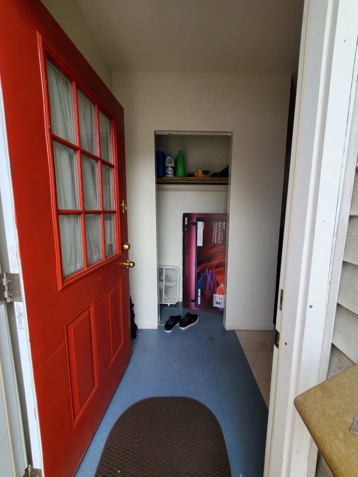 102 W Nittany Ave - Photo 5 of 17