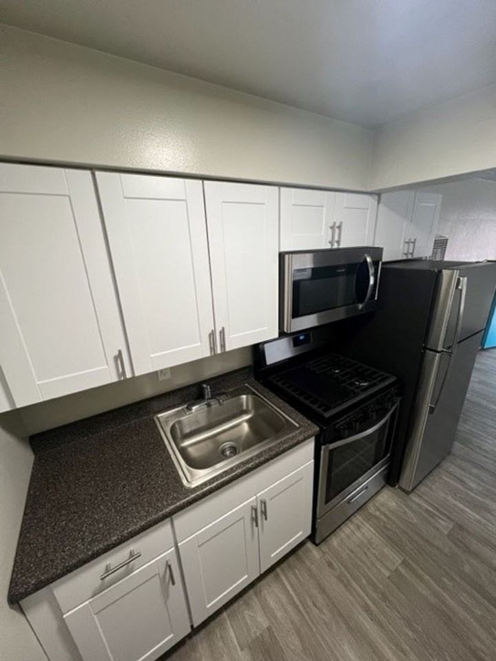 Park Villa - Photo 2 of 7