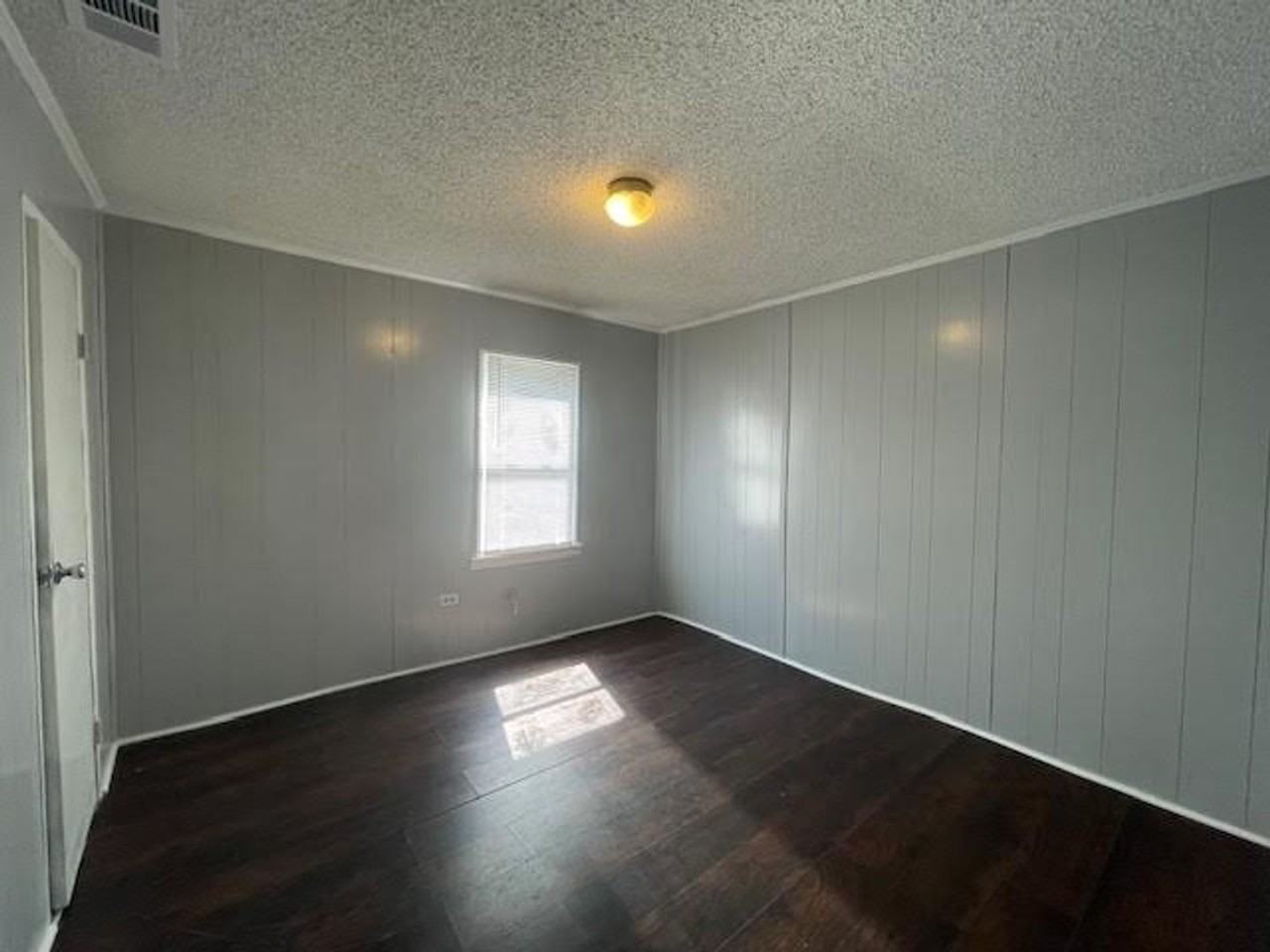 1213 Kilgore Ln - Photo 7 of 13