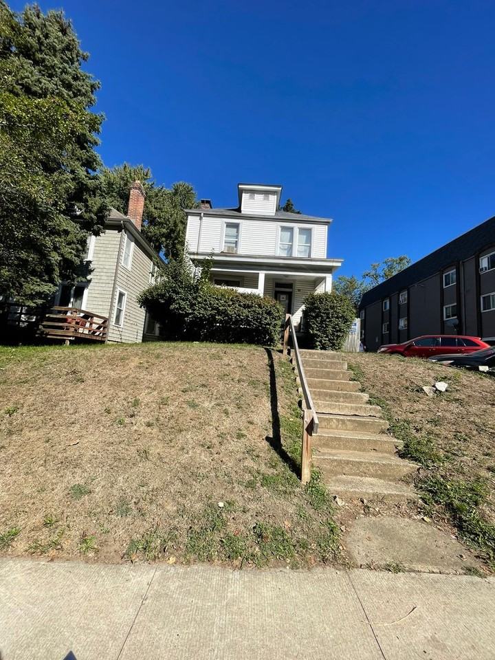 62 W Oakland Ave - Photo 4 of 31