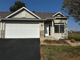 402 Creekside Dr - Photo 1 of 1