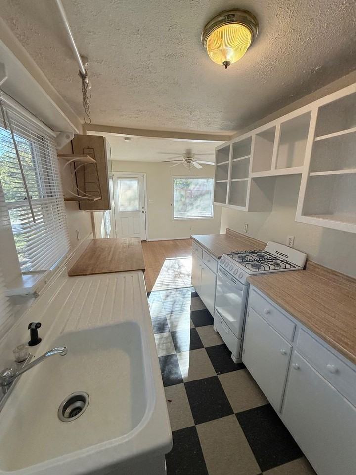 191 Wynburn Ave - Photo 6 of 15