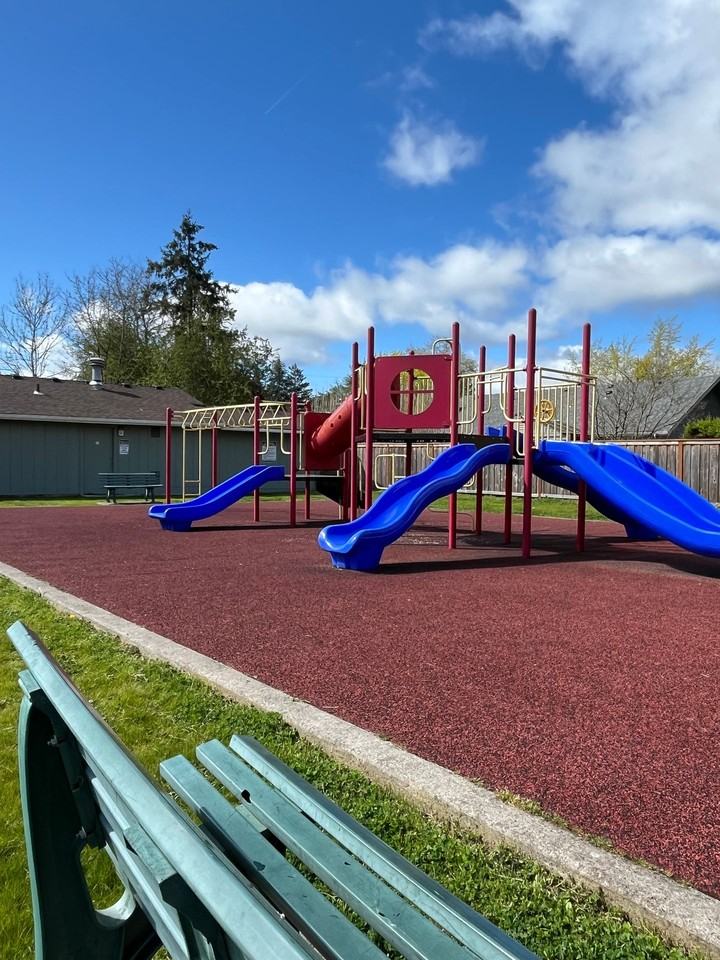 Churchill Village Apartments - Photo 4 of 21