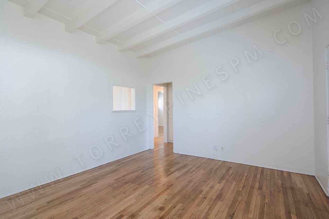 5042 Mission Blvd - Photo 6 of 20