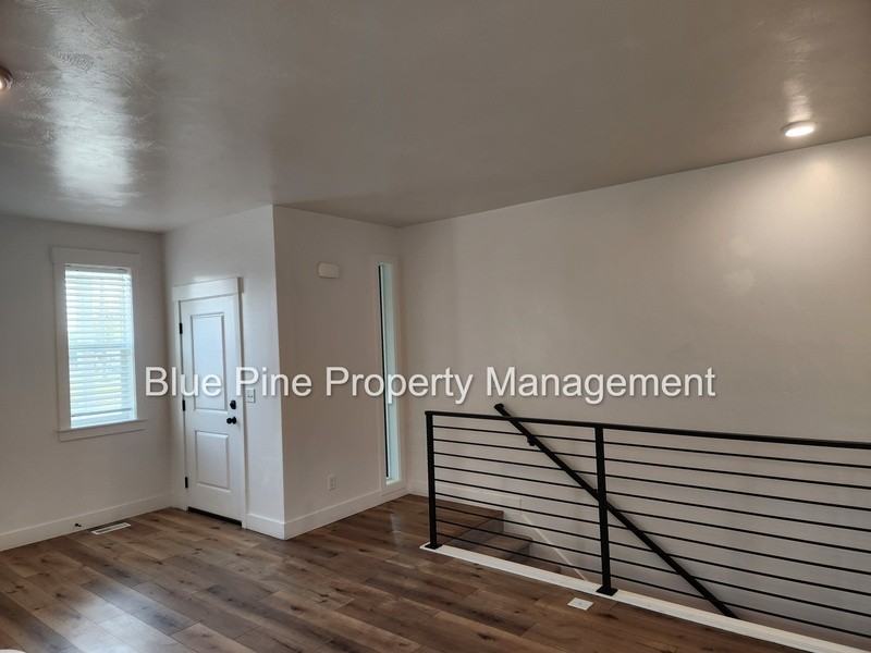 1664 South Higbee Avenue - Photo 3 of 38