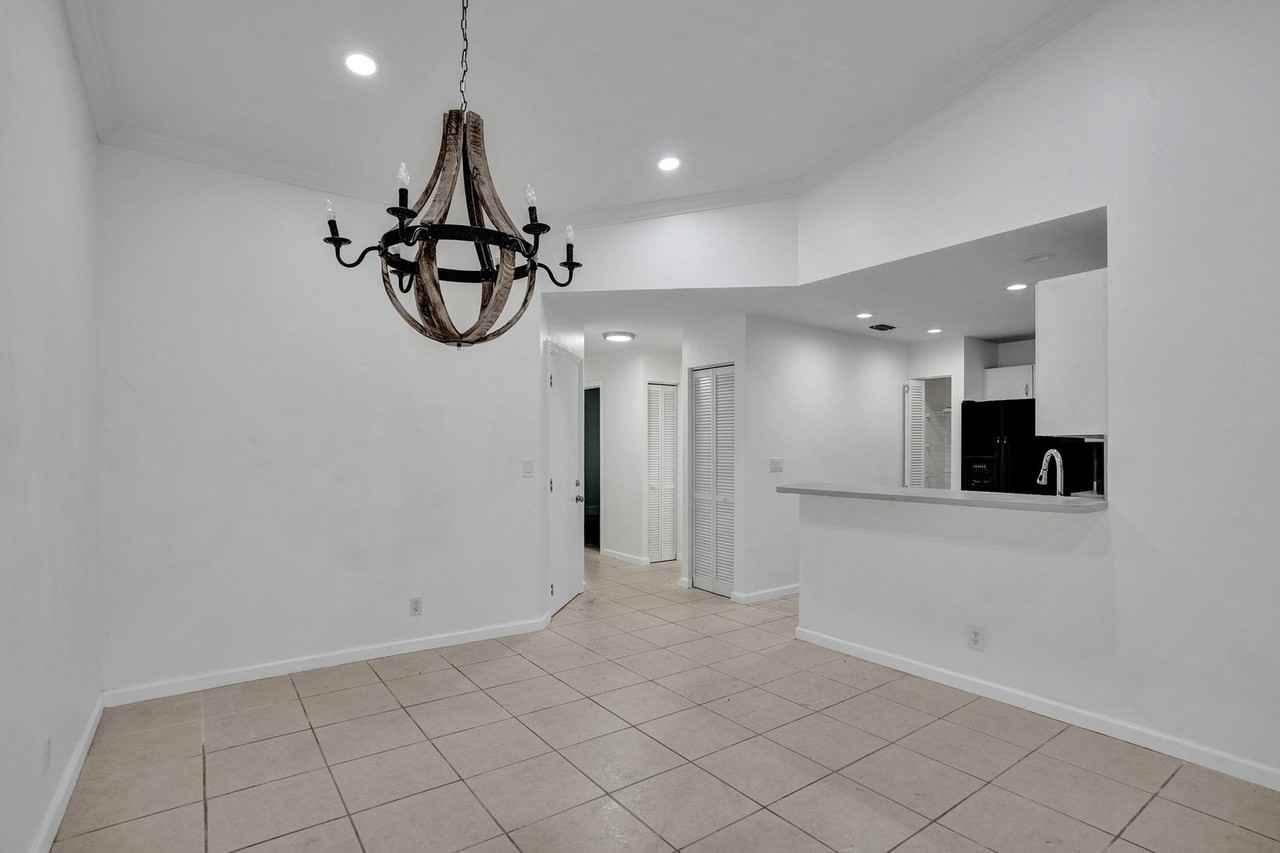 1841 Sw 112th Ter - Photo 4 of 50
