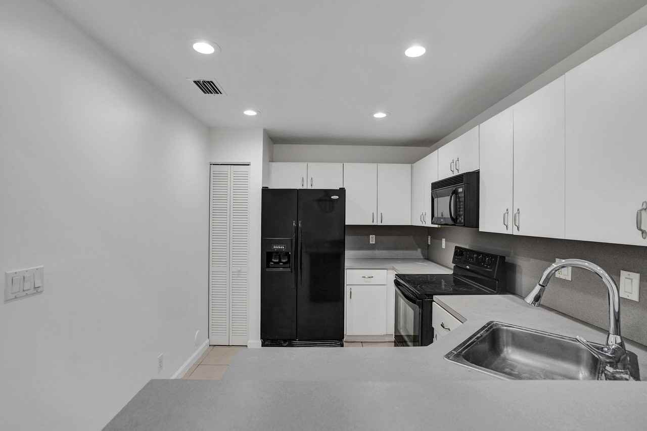 1841 Sw 112th Ter - Photo 6 of 50