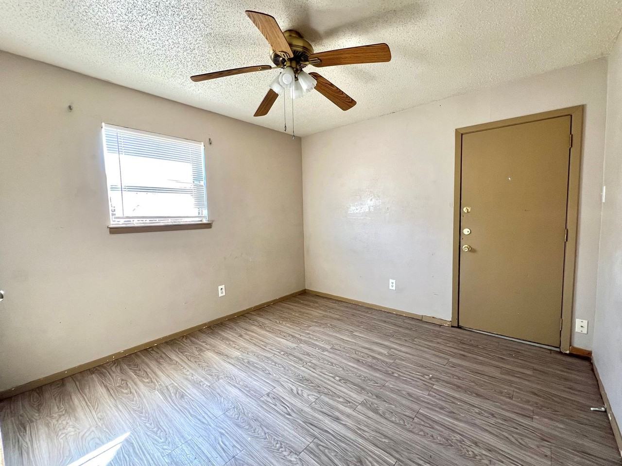 DB 1118 44th Street - Photo 2 of 5