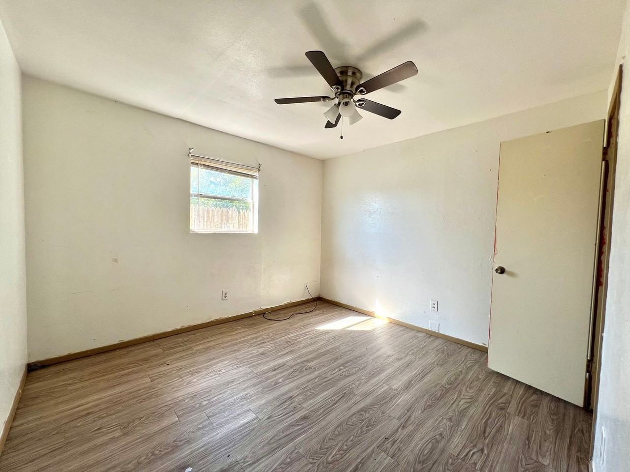 DB 1118 44th Street - Photo 3 of 5