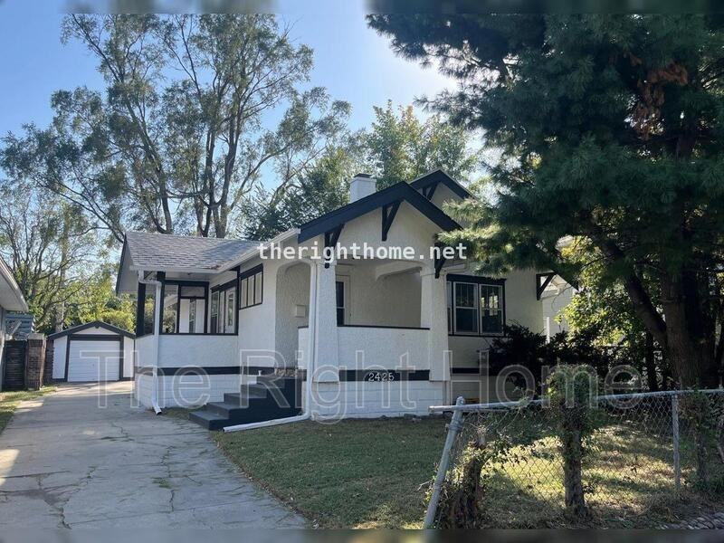 2425 Camden Ave - Photo 2 of 11