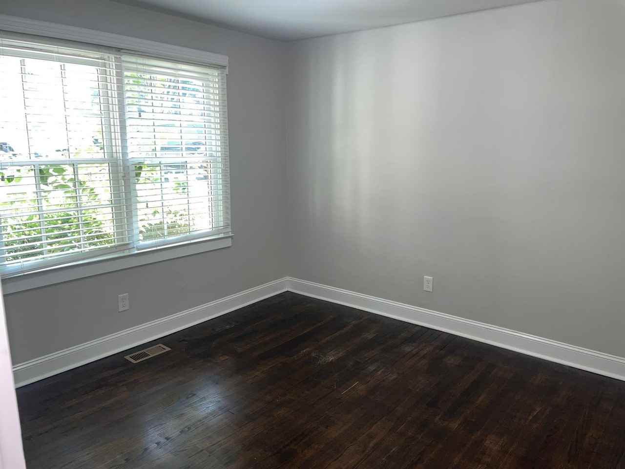1826 Merriman Ave - Photo 5 of 9