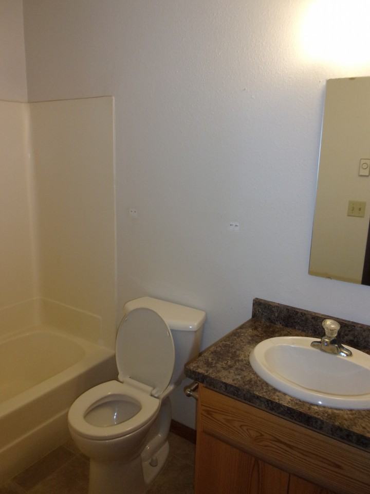 Bridgeford Apartments - Photo 4 of 5