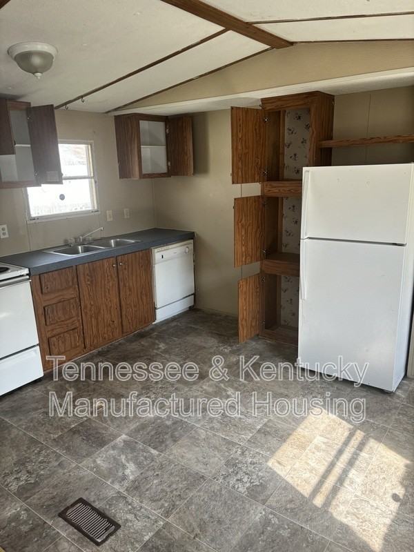 325 Hillsdale Estates Ln - Photo 2 of 7