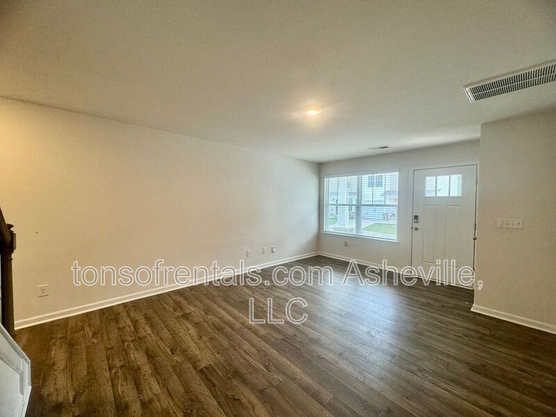 6 Chambers Garden Dr - Photo 2 of 36