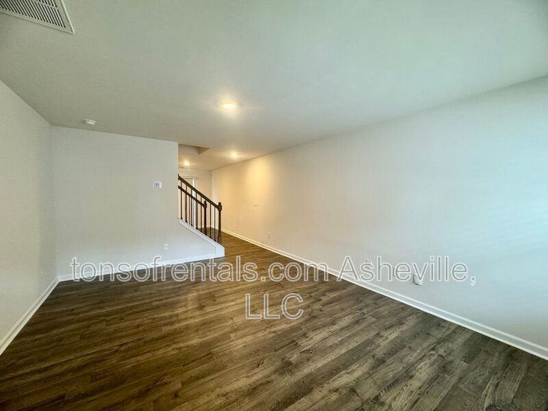 6 Chambers Garden Dr - Photo 3 of 36