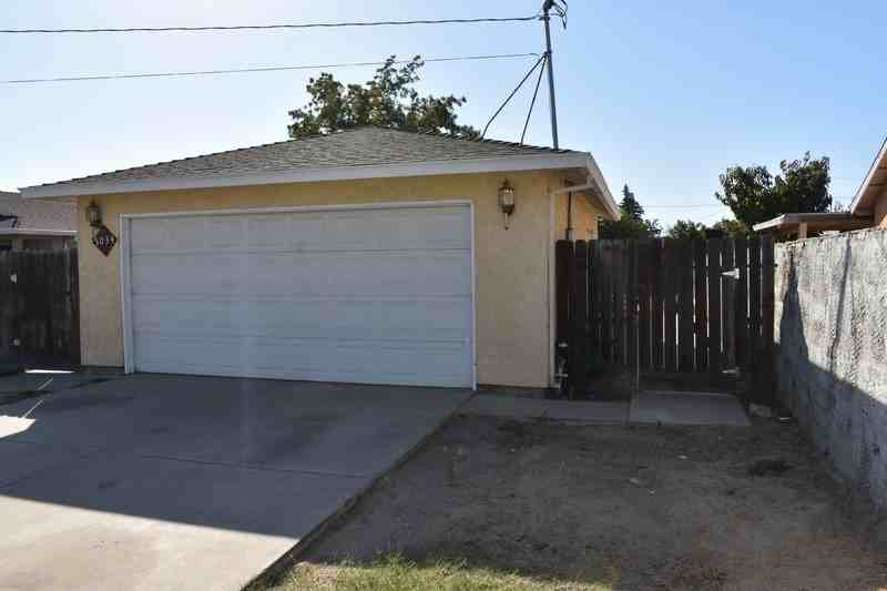5034 Mccoy Ave - Photo 2 of 40
