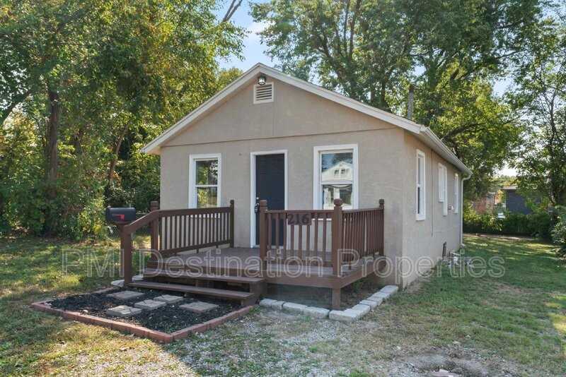 216 Coronado Rd - Photo 3 of 32