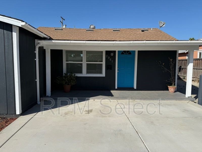 2961 37th Ave - Photo 2 of 20