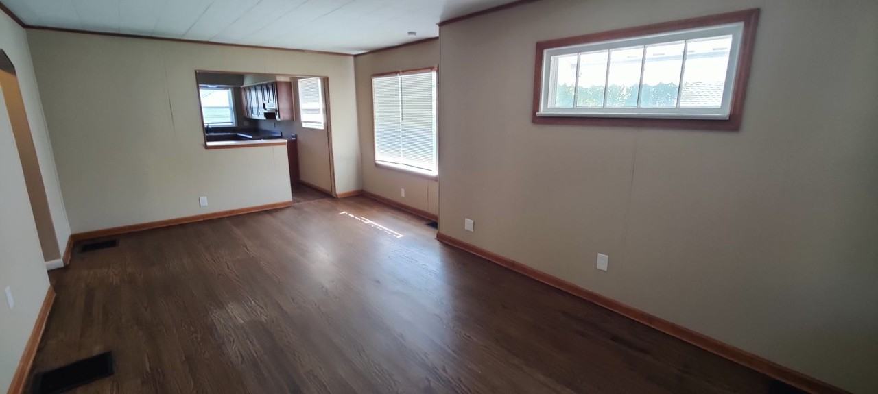 2404 Mundale Ave - Photo 3 of 13