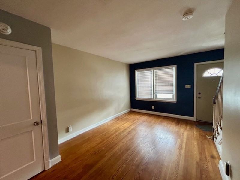 522 Sunset Rd - Photo 3 of 9