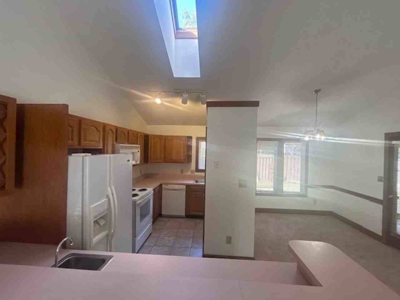 4207 Sunburst Dr - Photo 5 of 9