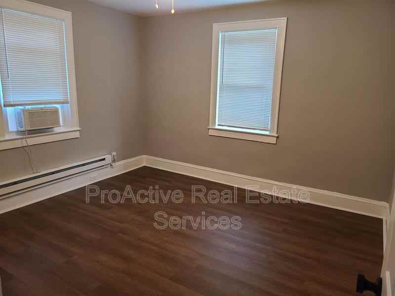 1201 Tallwood St - Photo 7 of 25