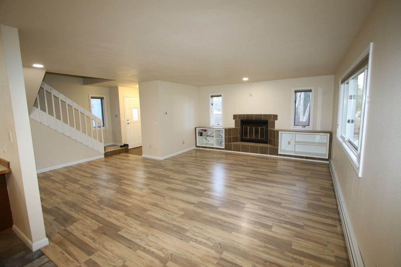 5941 Keyann Cir - Photo 3 of 23