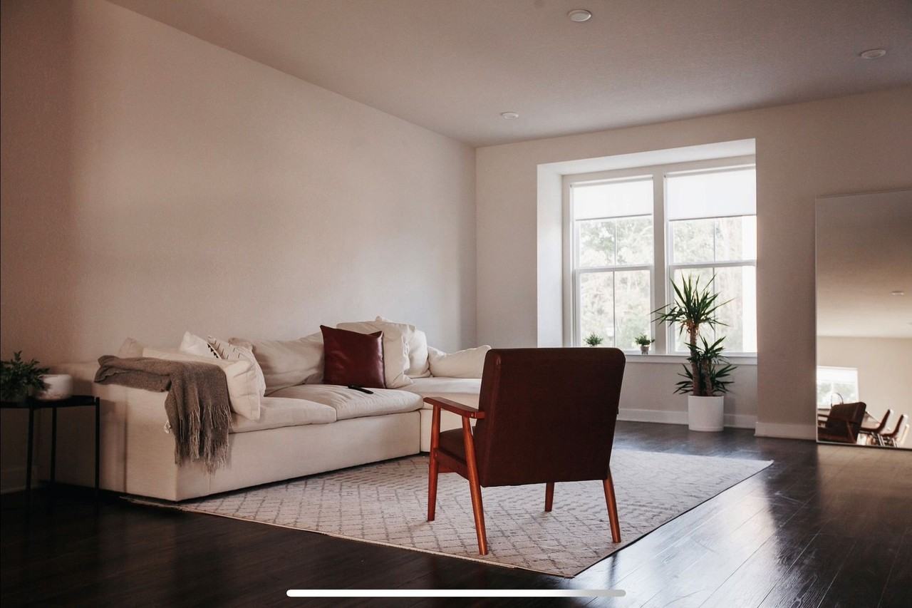 1002 Stern Way - Photo 3 of 13