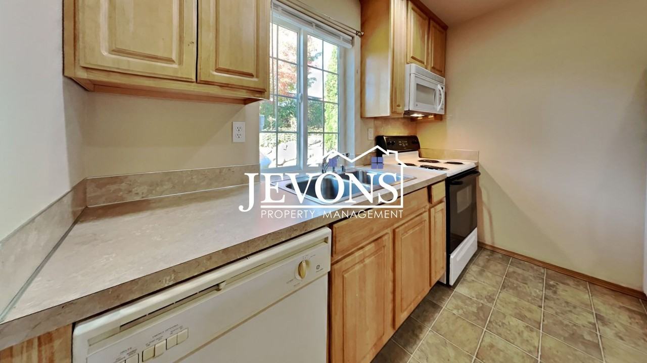 3018 S 43rd St Tacoma, WA 98409 - Photo 2 of 39
