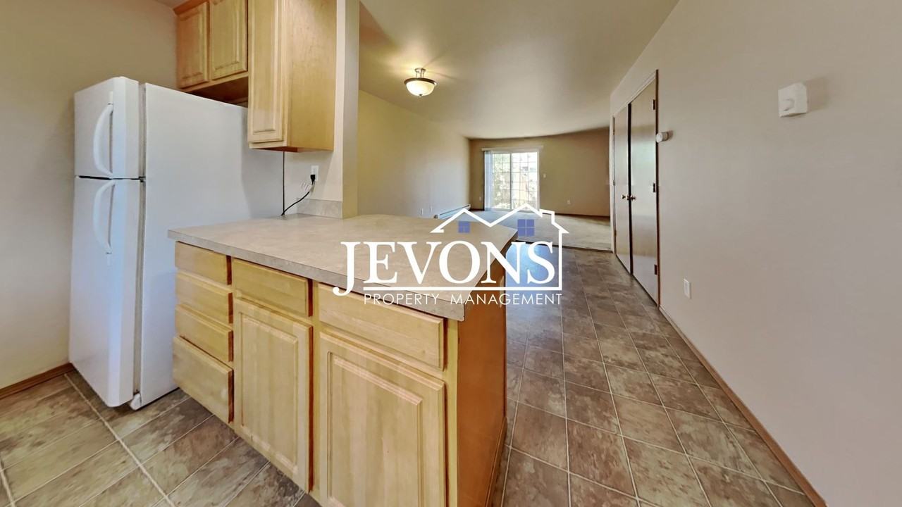 3018 S 43rd St Tacoma, WA 98409 - Photo 3 of 39
